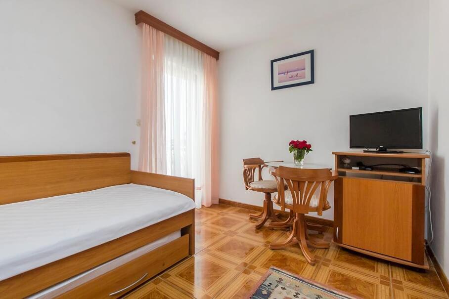 Apartments Tonimir Vodice Exterior photo